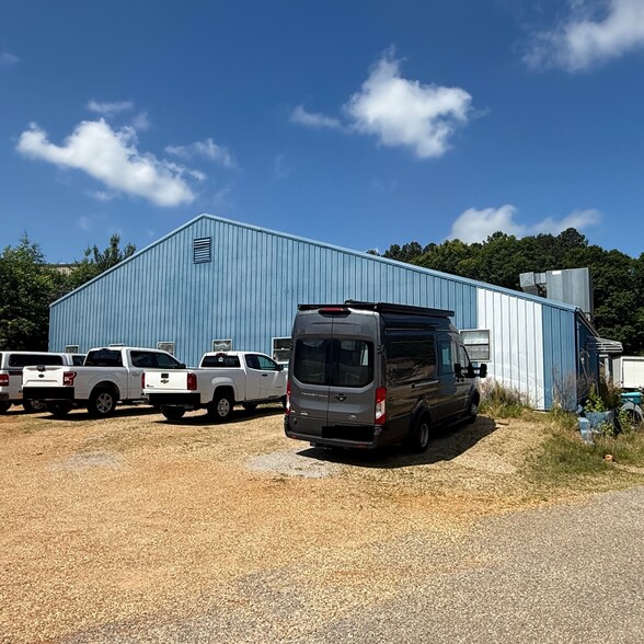 More Photos Of 165 Trade St, Bogart Warehouse For Sale