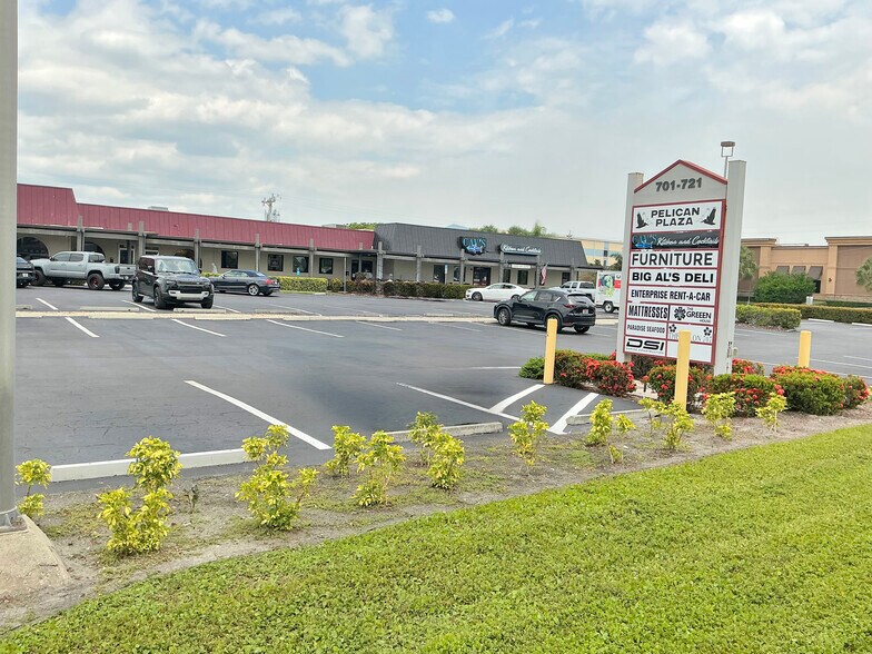 Primary Photo Of 701-721 Bald Eagle Dr, Marco Island Freestanding For Sale