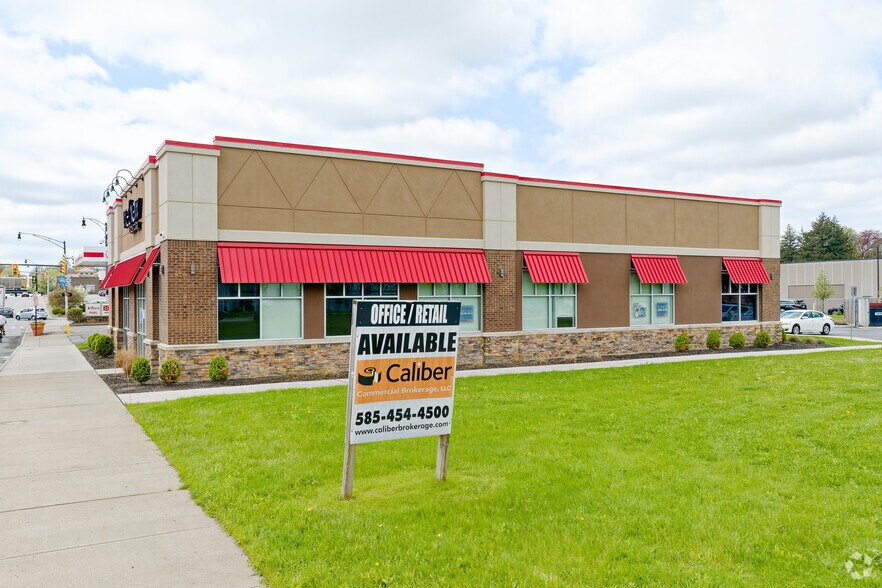 More Photos Of 235-245 N Winton Rd, Rochester Storefront Retail Office For Lease