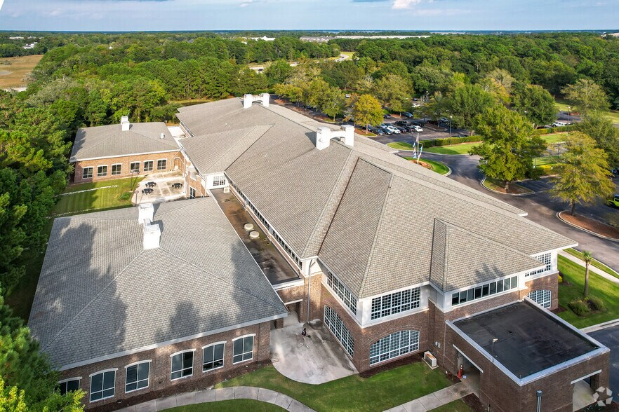 More Photos Of 146 Fairchild St, Charleston Office For Lease