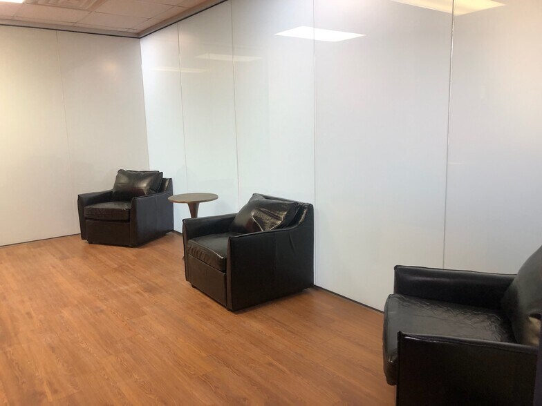 More Photos Of 1500-1506 Walnut St, Philadelphia Office For Lease