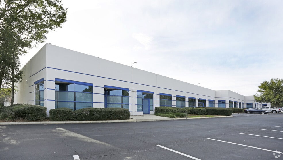 More Photos Of 6600 Youngerman Cir, Jacksonville Unknown For Lease