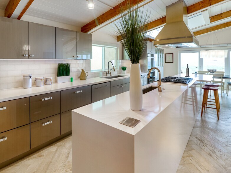 More Photos Of 6601 E Seaside Walk, Long Beach Multifamily For Sale