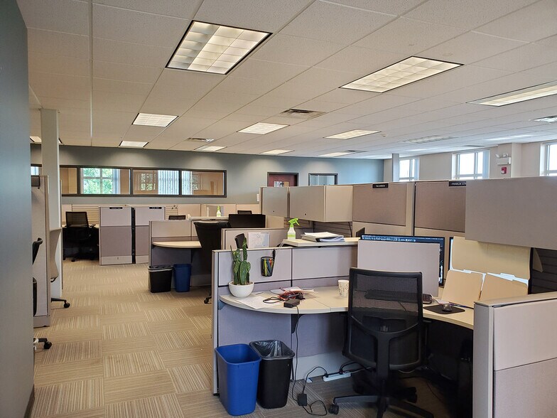 More Photos Of 4 Grandview Cir, Canonsburg Office For Lease