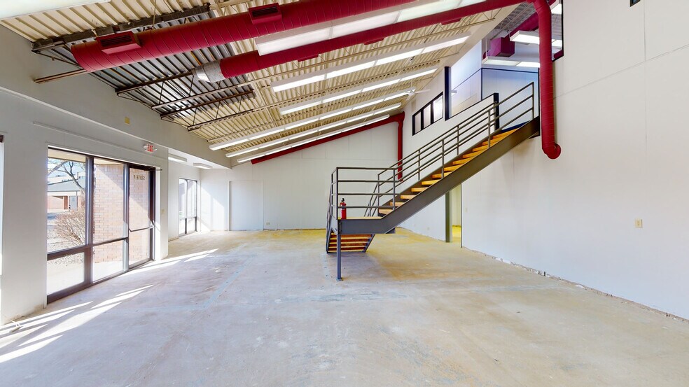 More Photos Of 2401 Directors Row, Indianapolis Unknown For Lease