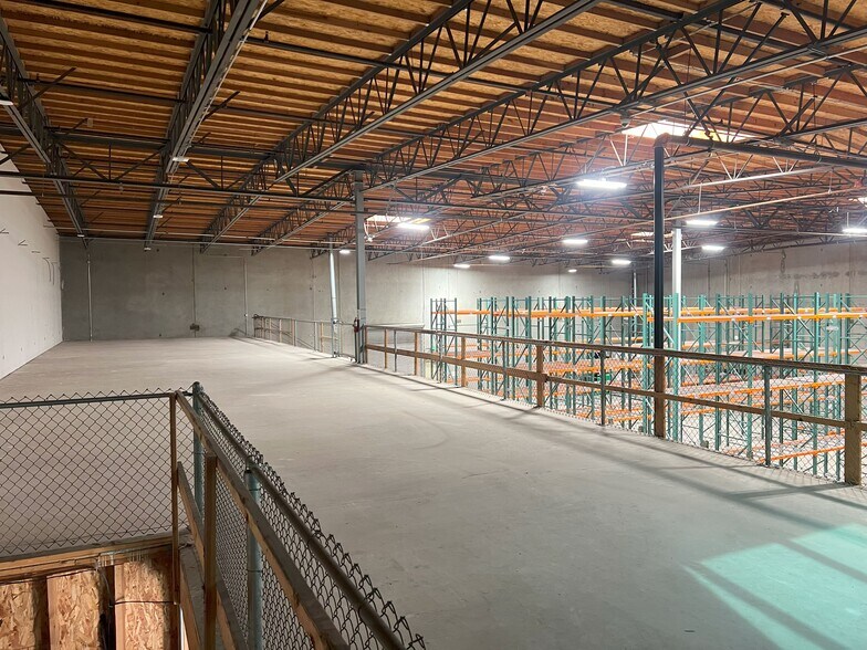More Photos Of 2842 N Ontario St, Burbank Warehouse For Lease