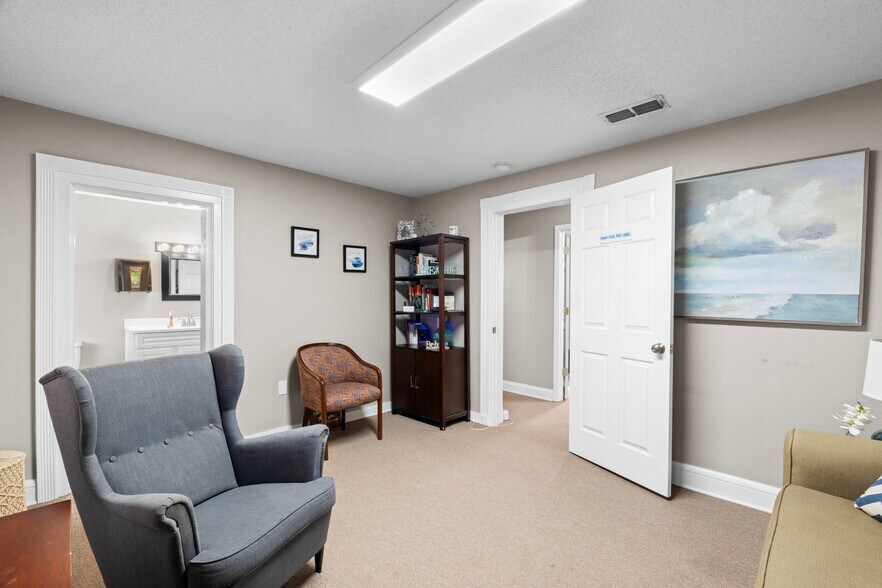 More Photos Of 6108 Arlington Rd, Jacksonville Office For Sale