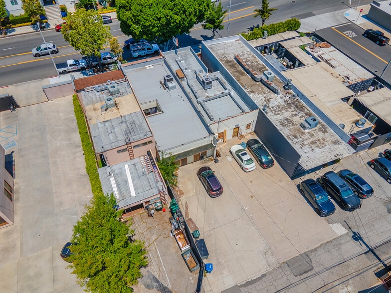 More Photos Of 4708-4710 W Magnolia Blvd., Burbank General Retail For Sale