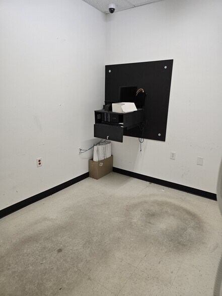 More Photos Of 315 N State Rd, Otisville Freestanding For Lease