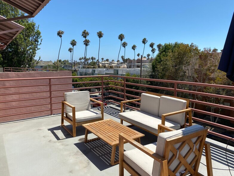 More Photos Of 2110 Main St, Santa Monica Loft Creative Space For Lease