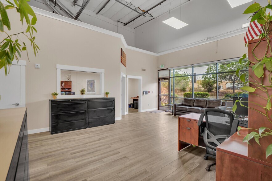 More Photos Of 5380 Gateway Plaza Dr, Benicia Industrial For Sale