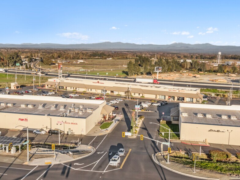 More Photos Of 1699-1981 State Highway 273, Anderson Supermarket For Sale