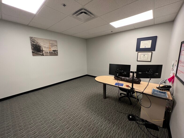 More Photos Of 2440 Old Milton Pky, Alpharetta Office Residential For Lease