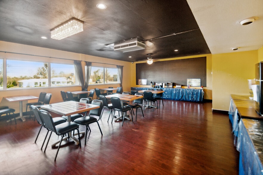 4655 Highway 90, Marianna, FL 32446 Hotel For Sale