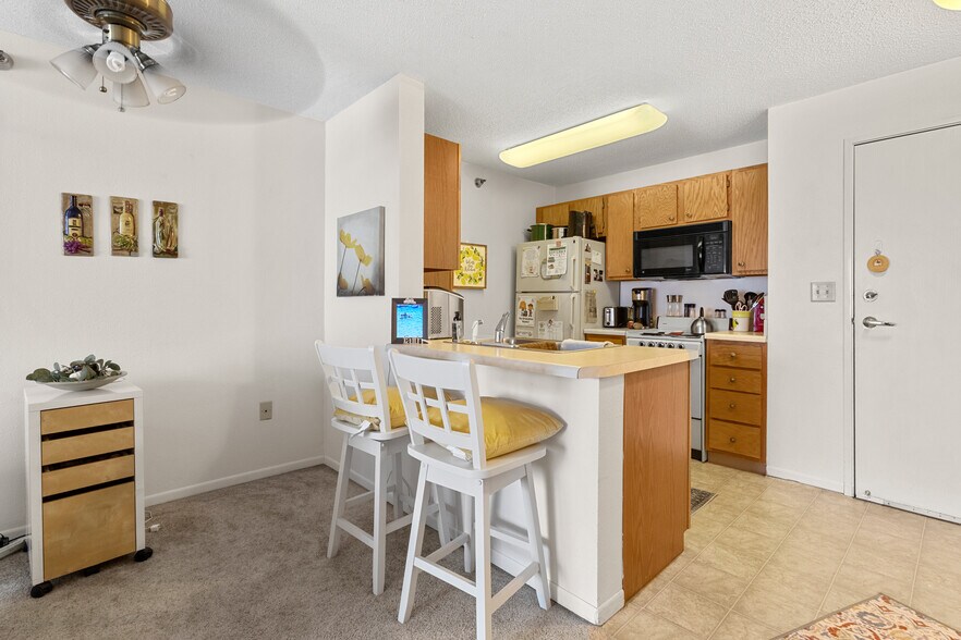 More Photos Of 2365 Tech Dr, Bettendorf Apartments For Sale