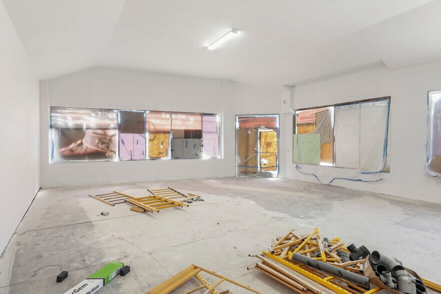 More Photos Of 2974-2996 Macarthur Blvd, Oakland Storefront For Lease