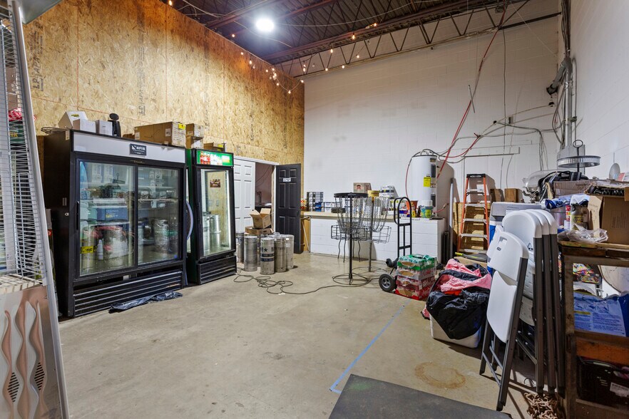 More Photos Of 400 W Main St, Walhalla General Retail For Lease