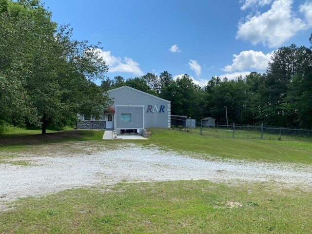 More Photos Of 1168 Bauskett St, Edgefield Warehouse For Sale