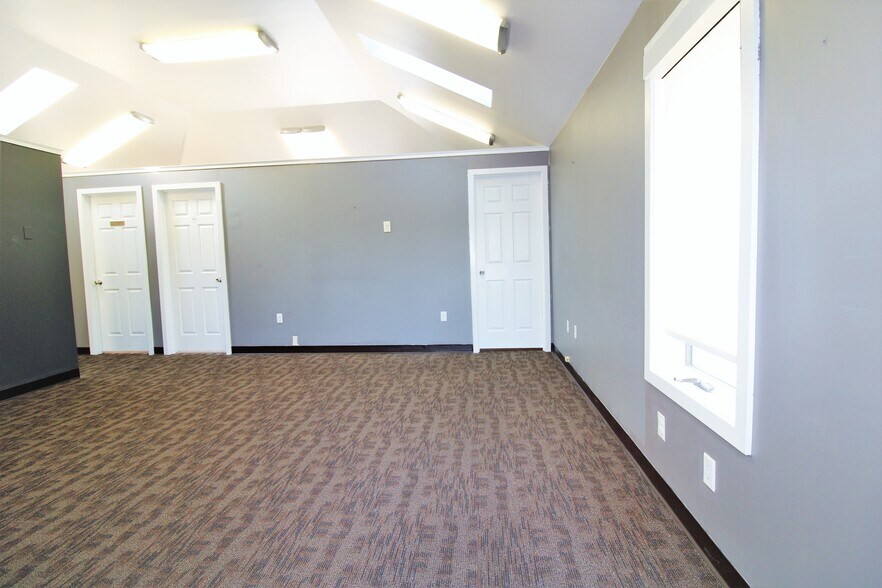 More Photos Of 538 Street Rd, Southampton Office For Lease