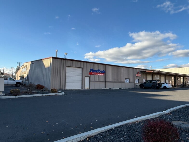 Primary Photo Of 1015 E Lincoln Ave, Yakima Manufacturing For Sale