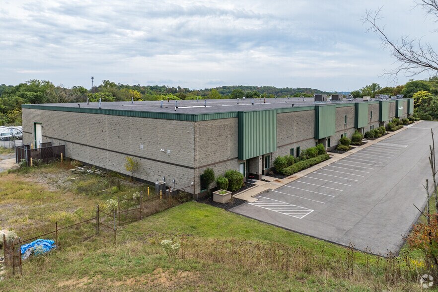 More Photos Of 211 Overlook Dr, Sewickley Warehouse For Lease