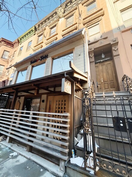More Photos Of 365-367 W 46th St, New York Apartments For Lease