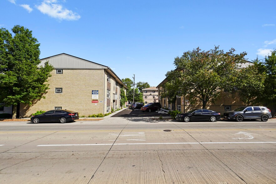 More Photos Of 1905-1913 Saint Charles Rd, Maywood Apartments For Sale