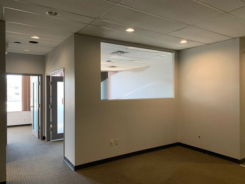 More Photos Of 10310 124th St NW, Edmonton Storefront Retail Office For Lease