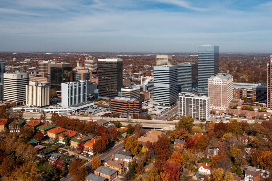 More Photos Of 101 S Hanley Rd, Clayton Office For Lease