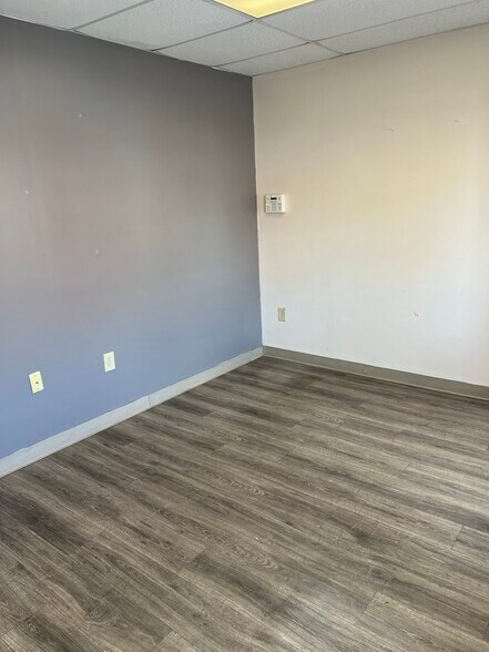More Photos Of 2433 S 86th St, Tampa Warehouse For Lease