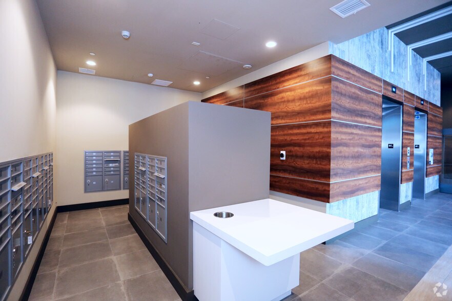 More Photos Of 424 W Pico Blvd, Los Angeles Apartments For Lease