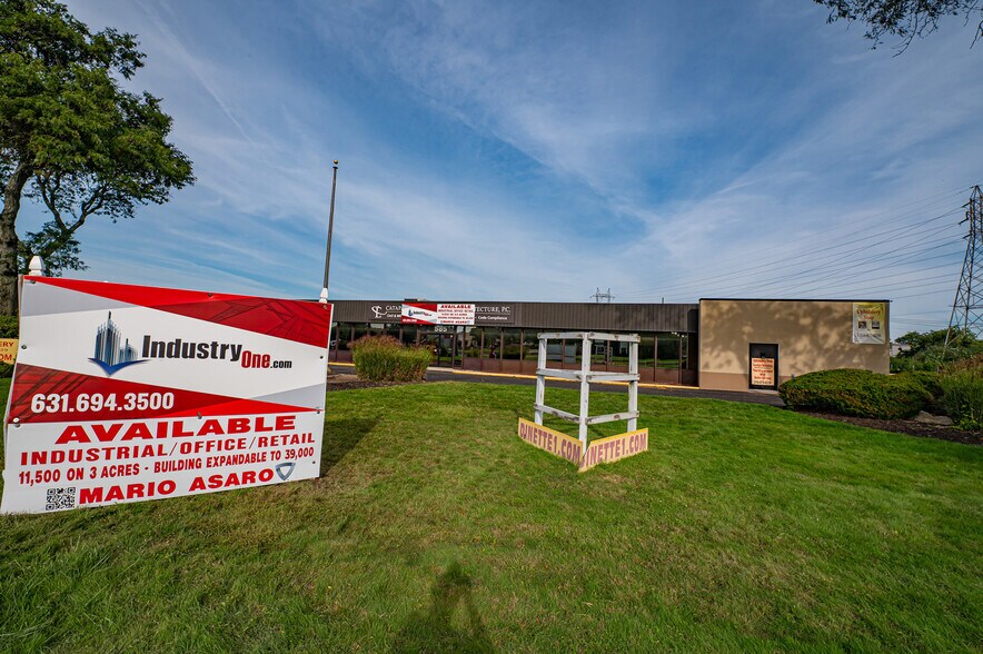 More Photos Of 585 Broadhollow Rd, Melville Warehouse For Lease
