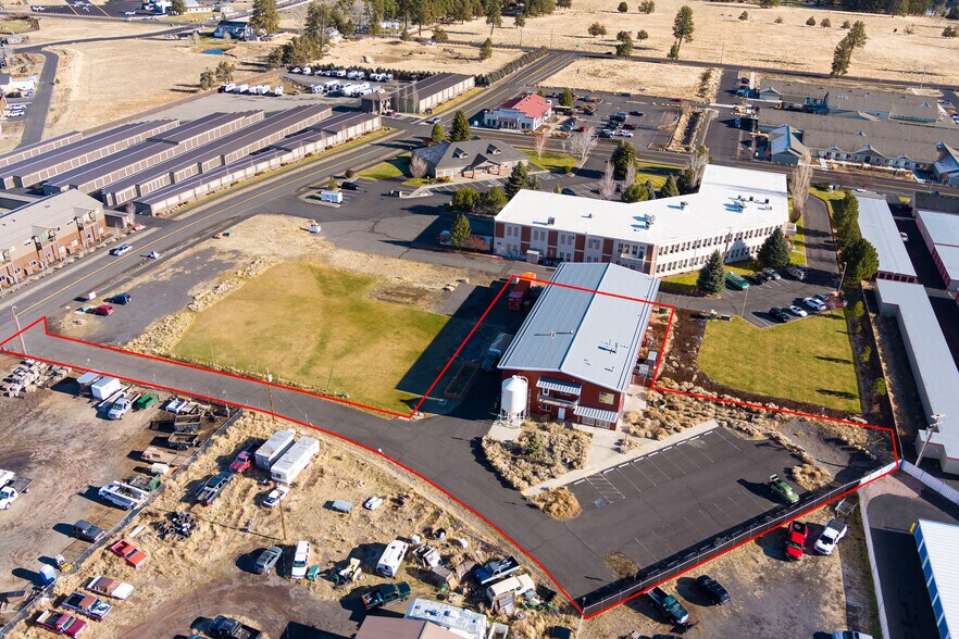 More Photos Of 275 W Barclay Dr, Sisters Distribution For Sale