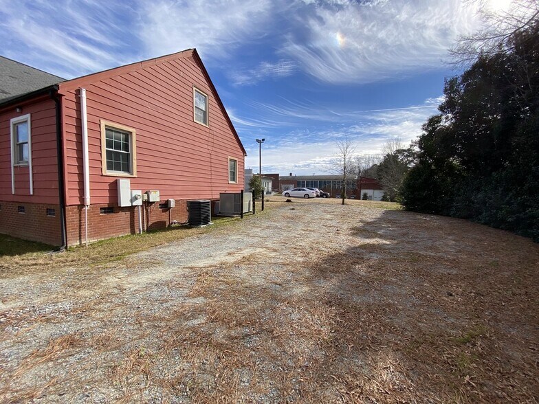 More Photos Of 785 Davidson Dr, Concord Medical For Sale