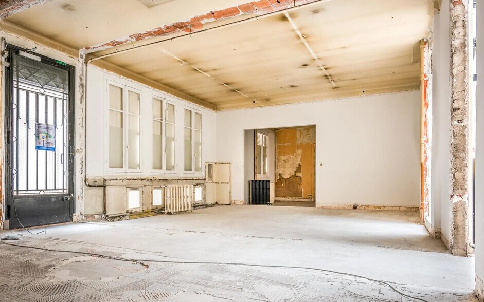 More Photos Of , Paris Multifamily For Sale