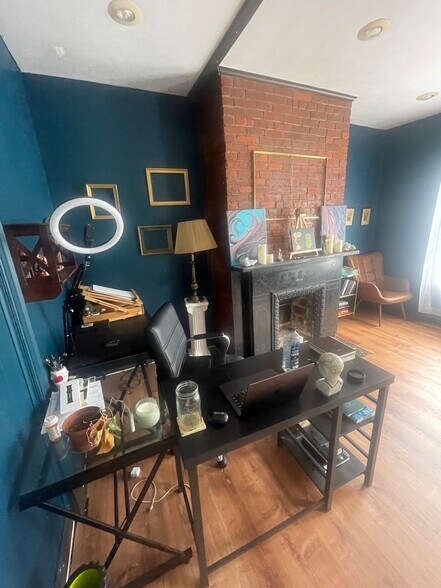 More Photos Of 5817 Ellsworth Ave, Pittsburgh Storefront Retail Office For Lease