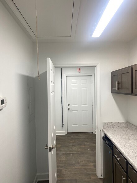 More Photos Of 5811 Market St, Wilmington Self Storage For Lease