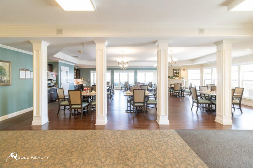 More Photos Of 871 Twinforks Ave, Auburn Assisted Living For Sale