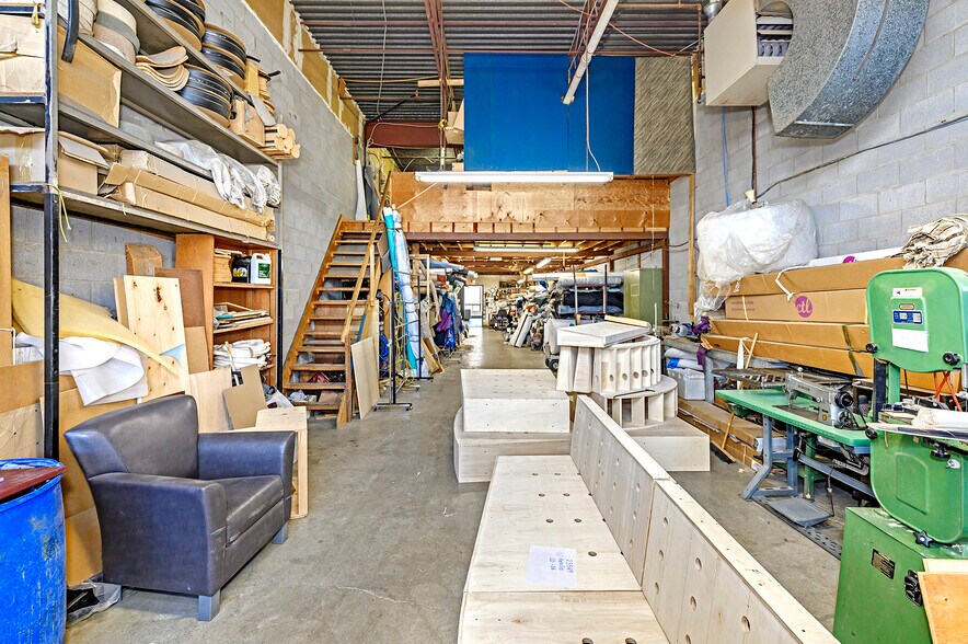 More Photos Of 7171 Torbram Rd, Mississauga Showroom For Sale