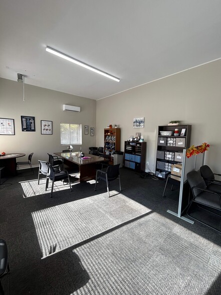 More Photos Of 116 Salina St, Liverpool Flex For Sale