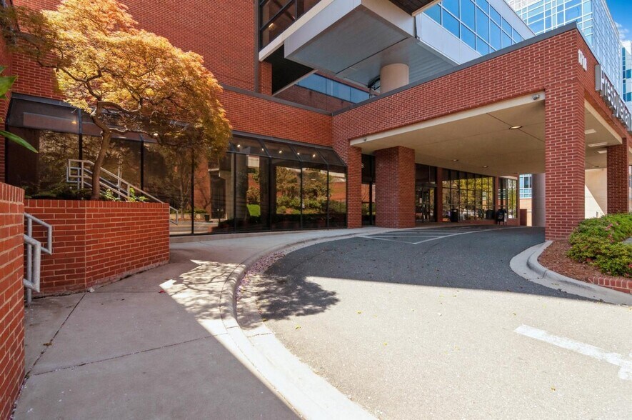 More Photos Of 1718 E 4th St, Charlotte Medical For Lease