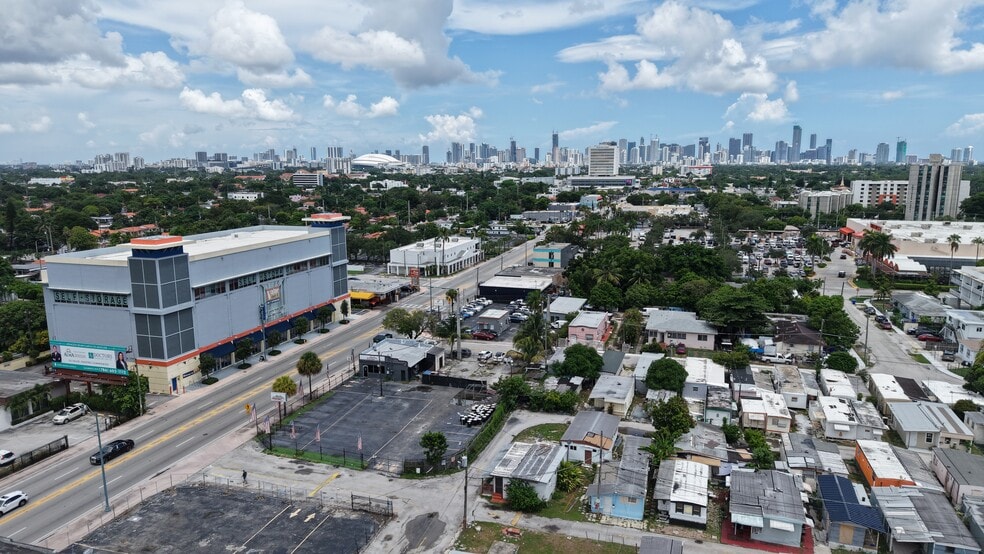 More Photos Of 821 SW 31st Ct, Miami Apartments For Sale