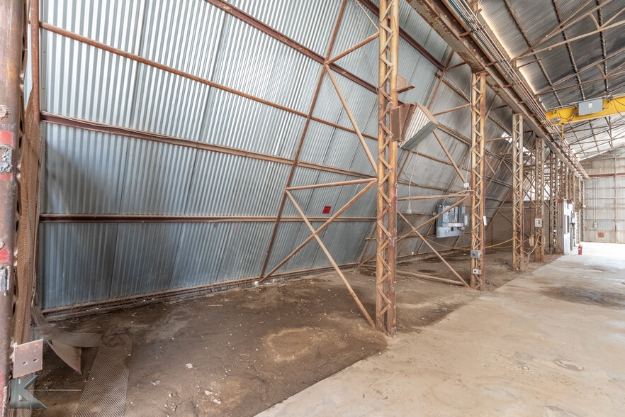More Photos Of 2424 Oak St, Abilene Warehouse For Sale
