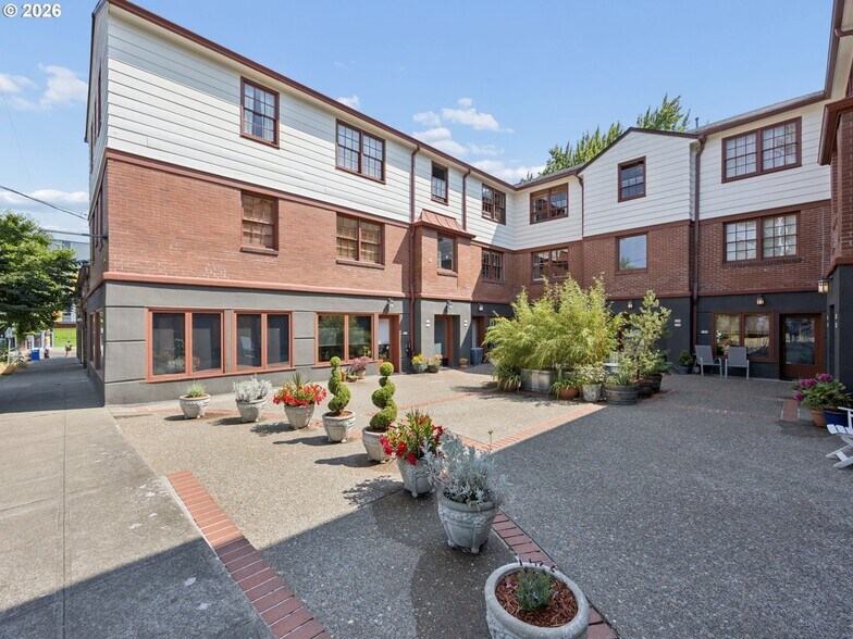 More Photos Of 5400 NE 30th Ave, Portland Office For Lease
