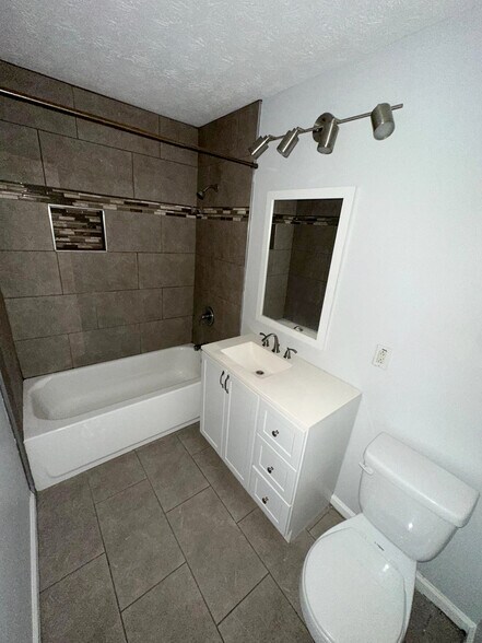 More Photos Of 375 Winding River Dr, Atlanta Multifamily For Sale