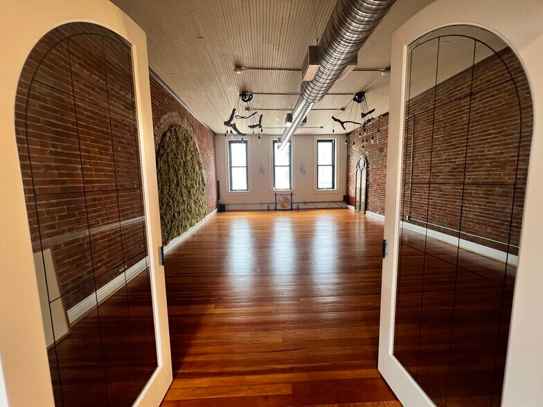 More Photos Of 333 Market St, Zanesville General Retail For Sale