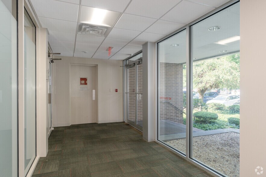 More Photos Of 3 Mill Rd, Wilmington Unknown For Lease