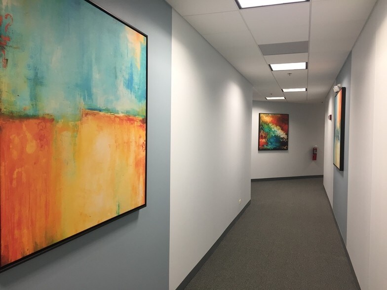 More Photos Of 3100 W Higgins Rd, Hoffman Estates Medical For Lease