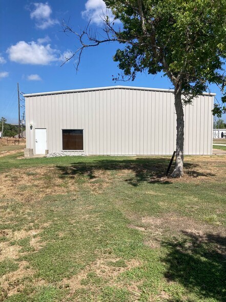 More Photos Of 7939 Intracoastal Park Rd, Sulphur Industrial For Lease