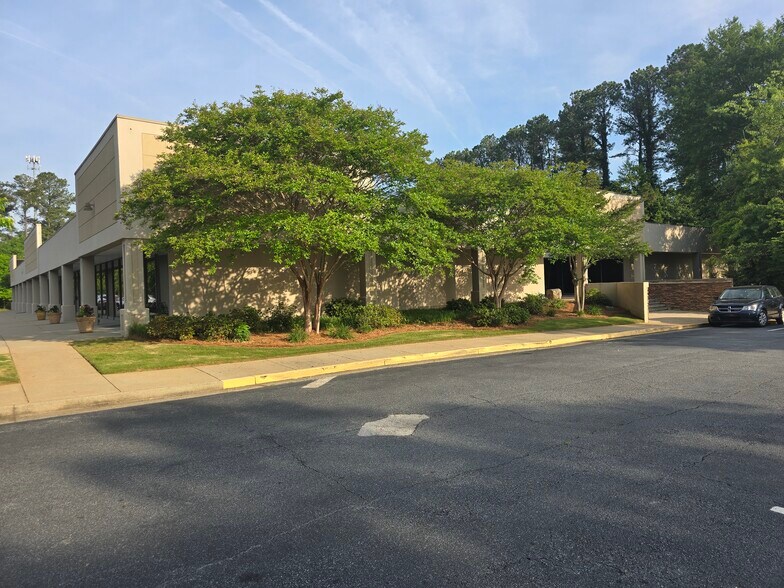 More Photos Of 3320 Holcomb Bridge Rd, Peachtree Corners Office Residential For Lease